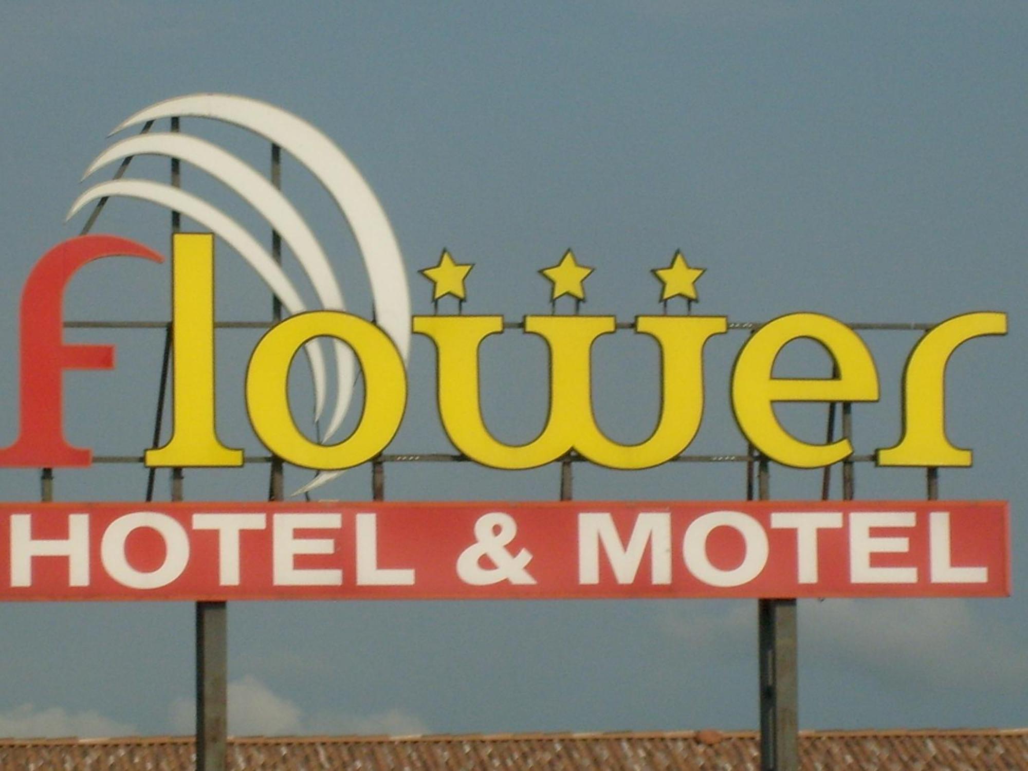 Hotel Motel Flower โนวีลิกูเร ภายนอก รูปภาพ
